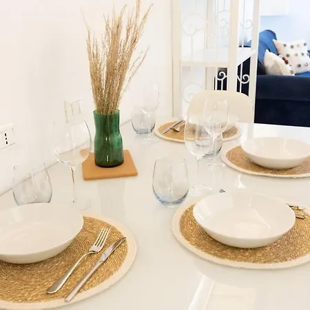Apartment Historic Domus -100 Mt From The Colosseum And 1 Min Metro