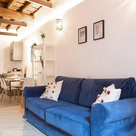 Apartment Historic Domus -100 Mt From The Colosseum And 1 Min Metro
